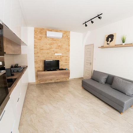 Winestone Corner Apartment Debrecen Exterior photo