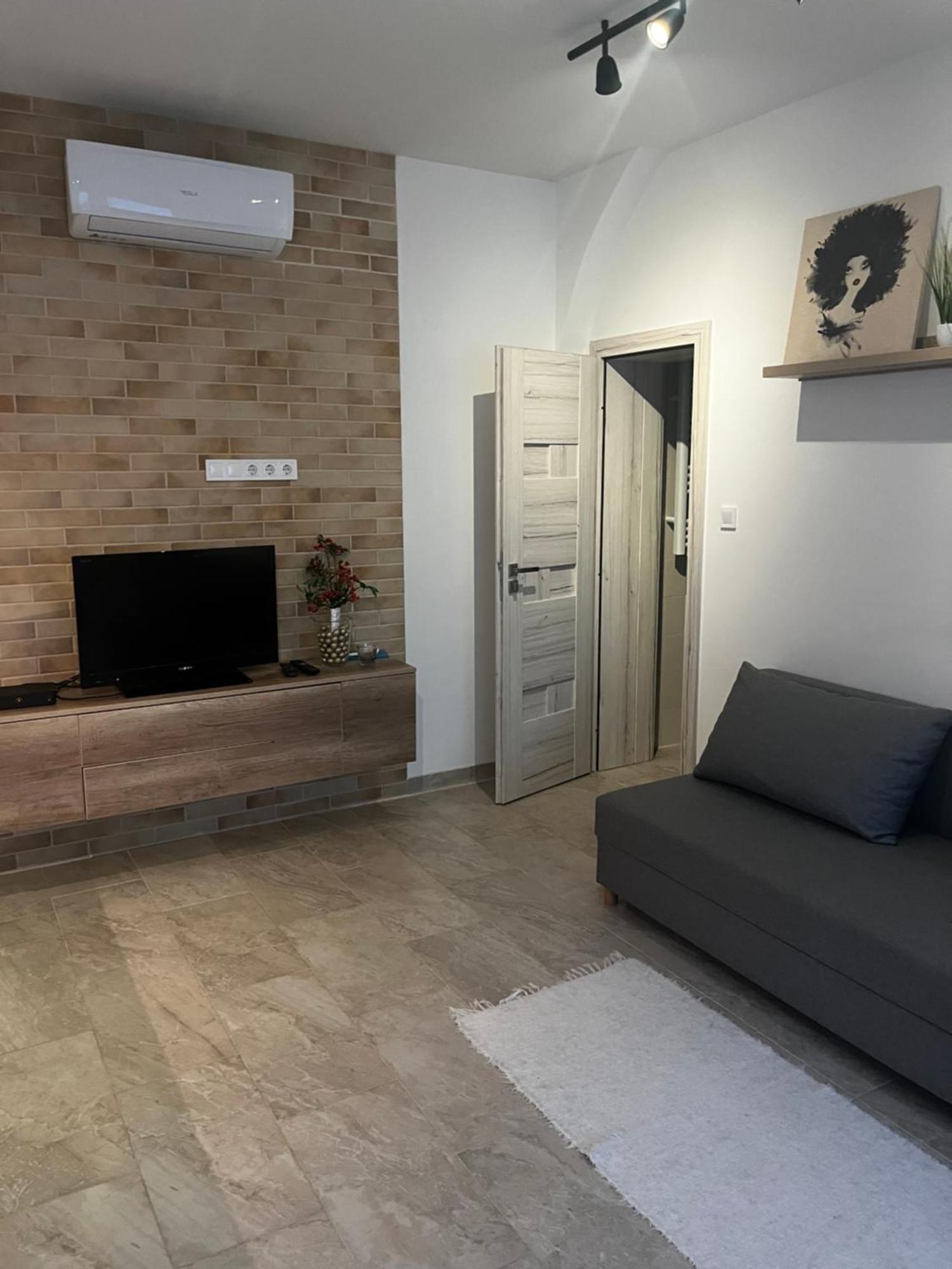 Winestone Corner Apartment Debrecen Exterior photo